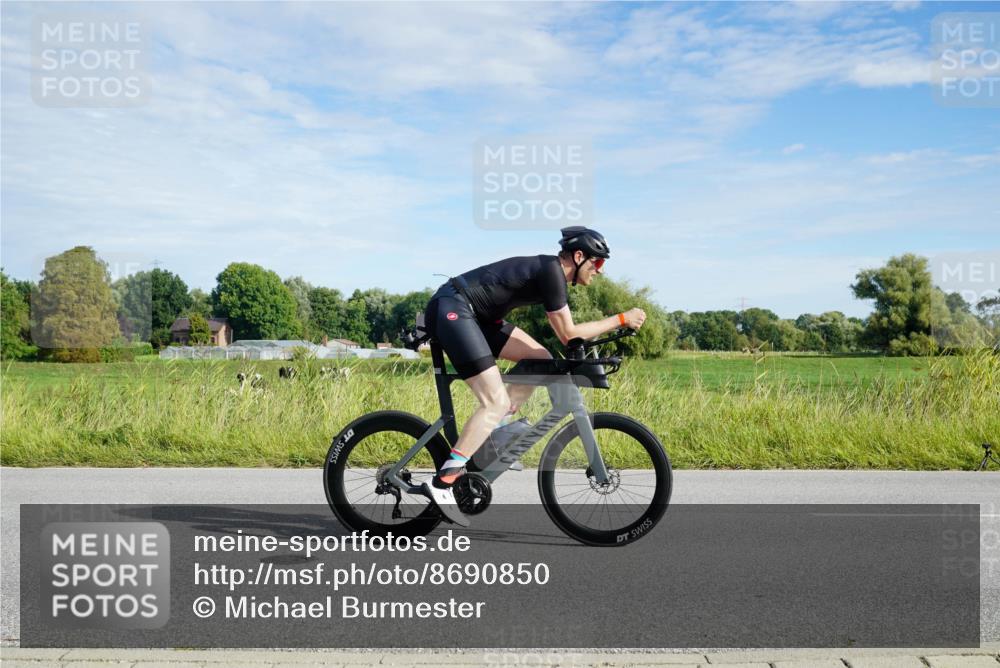 31.08.2025 - Elbe Triathlon Hamburg Michael Burmester http://msf.ph/oto/8690850 31.08.2025 09:48:00 Radfahren 285, 315, 528, 568, 781, 790, 901 meine-sportfotos.de