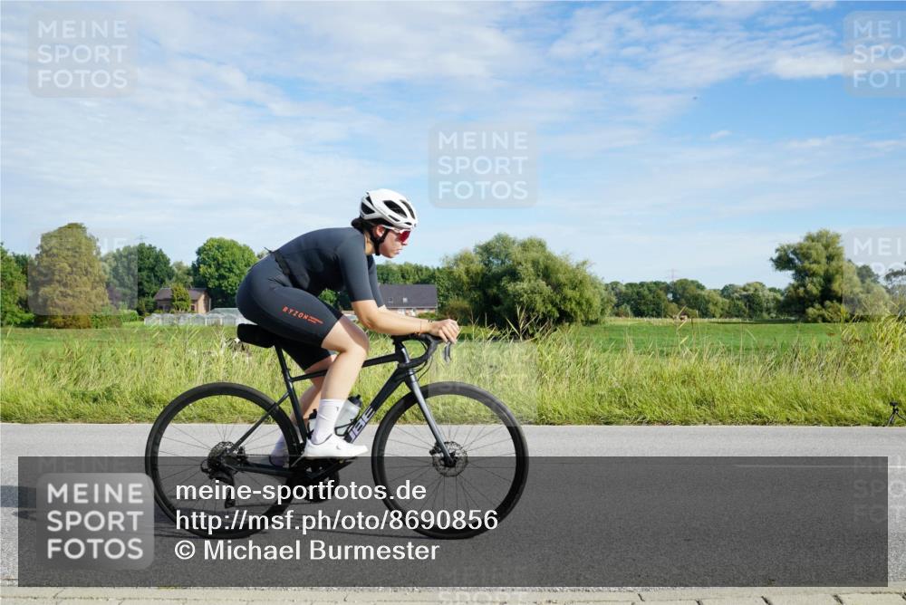 31.08.2025 - Elbe Triathlon Hamburg Michael Burmester http://msf.ph/oto/8690856 31.08.2025 09:48:04 Radfahren 285, 315, 528, 781, 901 meine-sportfotos.de