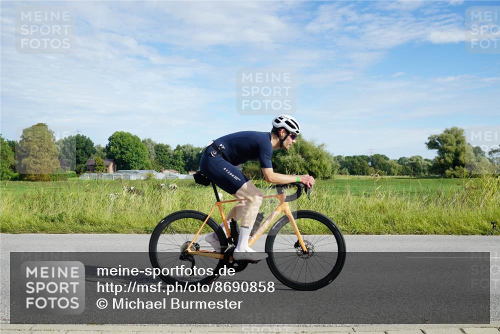 31.08.2025 - Elbe Triathlon Hamburg Michael Burmester http://msf.ph/oto/8690858 31.08.2025 09:48:12 Radfahren 425, 440, 618, 807, 880 meine-sportfotos.de