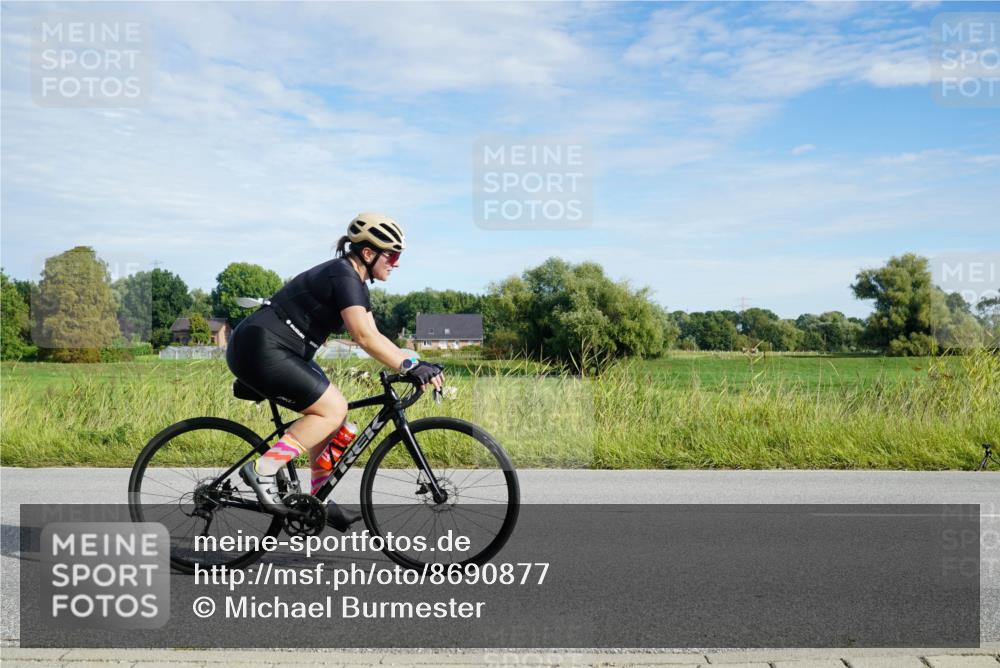 31.08.2025 - Elbe Triathlon Hamburg Michael Burmester http://msf.ph/oto/8690877 31.08.2025 09:48:35 Radfahren 441, 682, 696, 878 meine-sportfotos.de