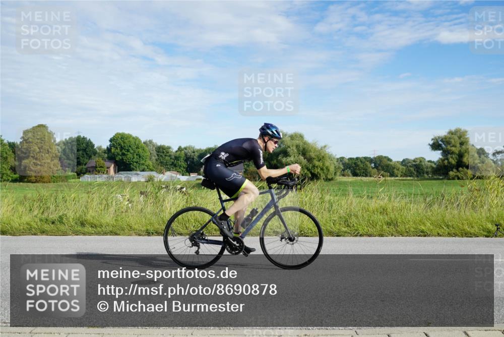 31.08.2025 - Elbe Triathlon Hamburg Michael Burmester http://msf.ph/oto/8690878 31.08.2025 09:48:36 Radfahren 441, 682, 696, 878 meine-sportfotos.de