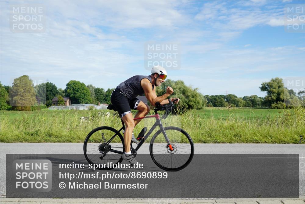 31.08.2025 - Elbe Triathlon Hamburg Michael Burmester http://msf.ph/oto/8690899 31.08.2025 09:49:05 Radfahren 319, 428, 532, 614, 726, 727 meine-sportfotos.de