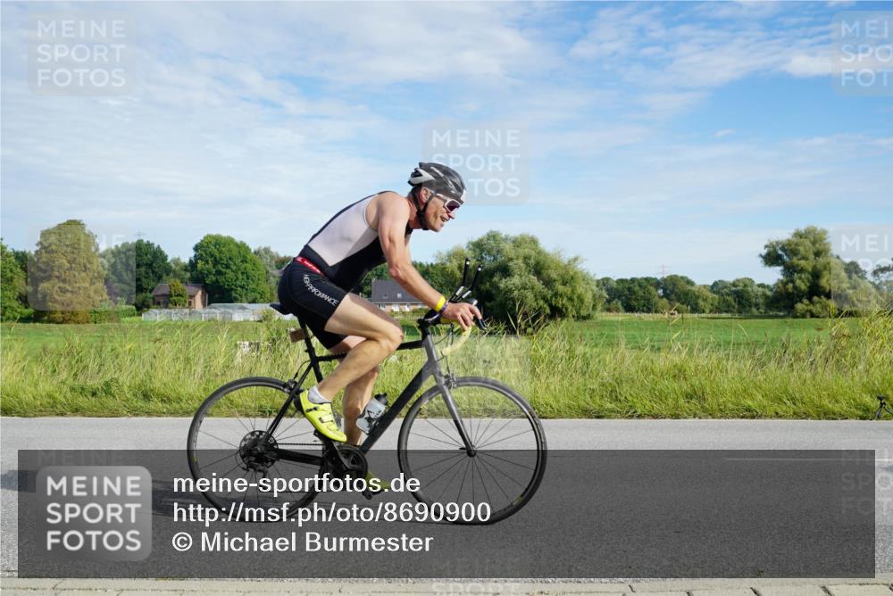 31.08.2025 - Elbe Triathlon Hamburg Michael Burmester http://msf.ph/oto/8690900 31.08.2025 09:49:05 Radfahren 319, 428, 532, 614, 726, 727 meine-sportfotos.de