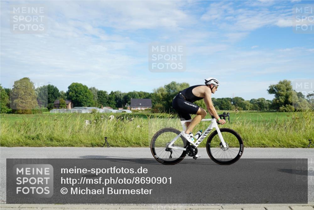 31.08.2025 - Elbe Triathlon Hamburg Michael Burmester http://msf.ph/oto/8690901 31.08.2025 09:49:06 Radfahren 319, 428, 532, 614, 726, 727 meine-sportfotos.de