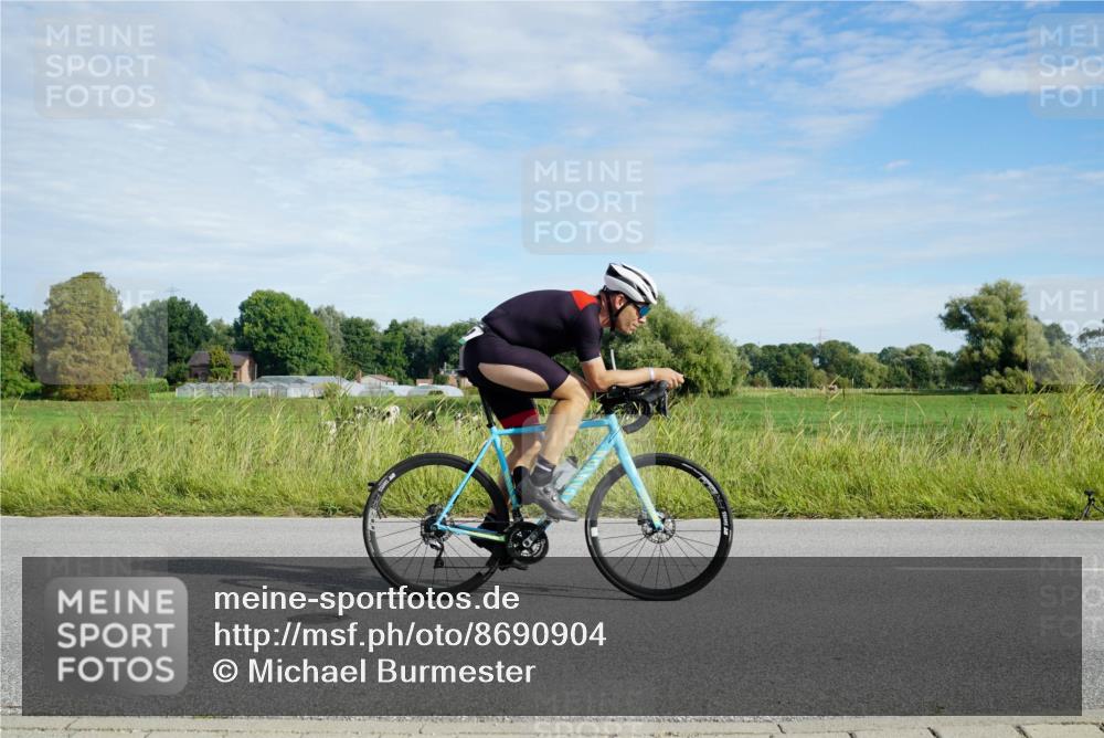 31.08.2025 - Elbe Triathlon Hamburg Michael Burmester http://msf.ph/oto/8690904 31.08.2025 09:49:09 Radfahren 319, 492, 532, 614, 710, 726 meine-sportfotos.de