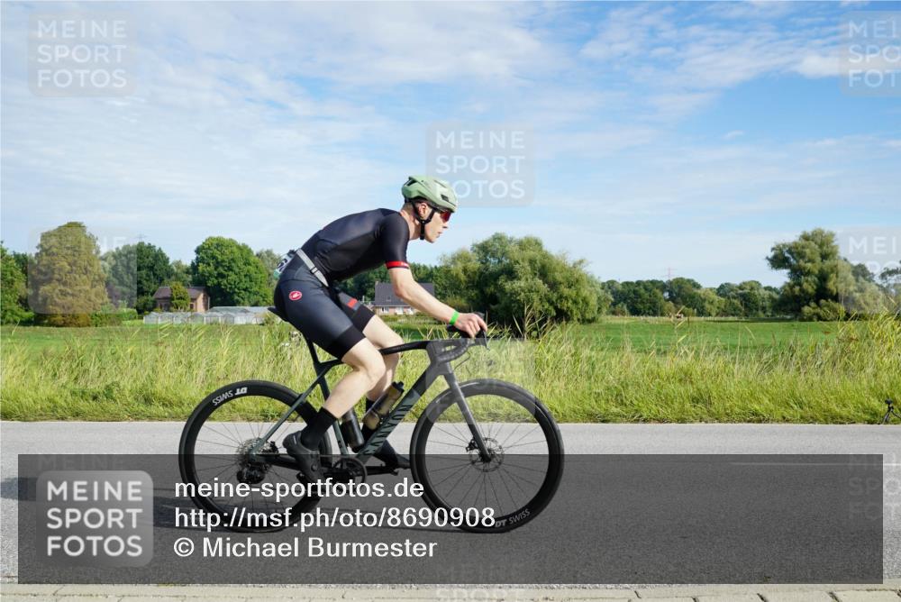 31.08.2025 - Elbe Triathlon Hamburg Michael Burmester http://msf.ph/oto/8690908 31.08.2025 09:49:16 Radfahren 330, 412, 416, 468, 492, 595, 603, 658, 710, 778 meine-sportfotos.de