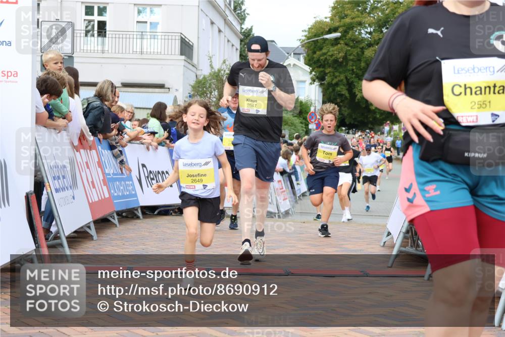 31.08.2025 - 21. Blankeneser Heldenlauf Strokosch-Dieckow http://msf.ph/oto/8690912 31.08.2025 10:31:22 Ziel 2551, 2776, 2307, 2097, 2649, 2647, 2399, 2103, 2274 meine-sportfotos.de