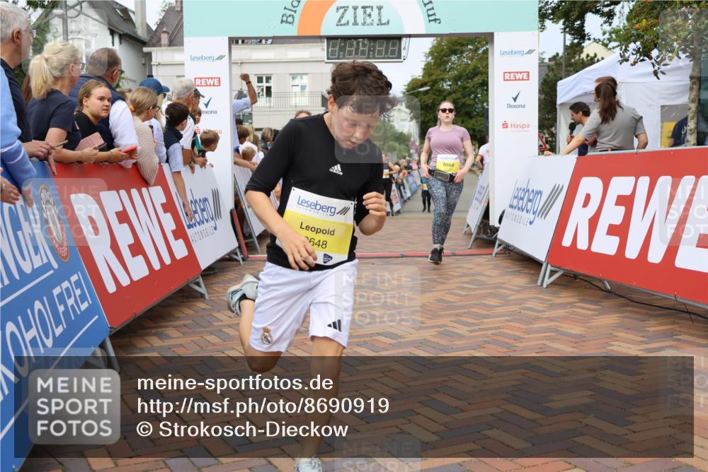 31.08.2025 - 21. Blankeneser Heldenlauf Strokosch-Dieckow http://msf.ph/oto/8690919 31.08.2025 10:26:41 Ziel 2022, 2706, 2057, 2013, 2648, 2688, 2007, 2487, 2354, 2296 meine-sportfotos.de