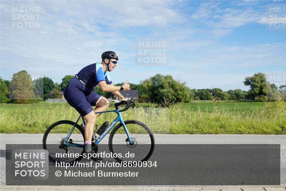31.08.2025 - Elbe Triathlon Hamburg Michael Burmester http://msf.ph/oto/8690934 31.08.2025 09:49:59 Radfahren 504, 863, 899 meine-sportfotos.de