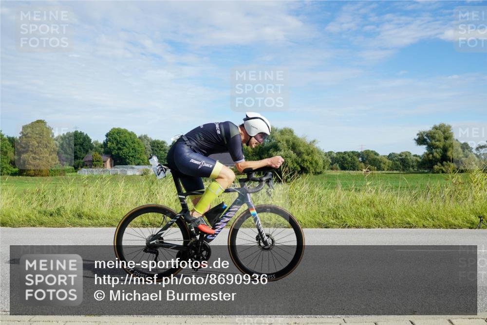 31.08.2025 - Elbe Triathlon Hamburg Michael Burmester http://msf.ph/oto/8690936 31.08.2025 09:50:02 Radfahren 504, 824, 863 meine-sportfotos.de
