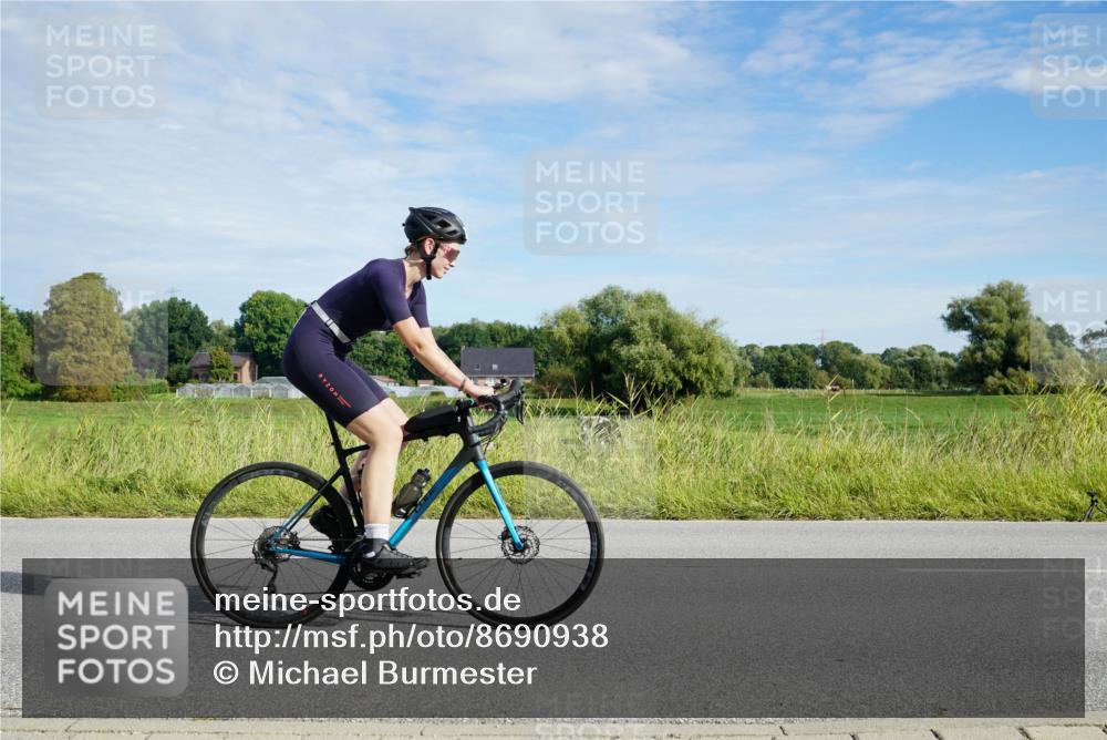 31.08.2025 - Elbe Triathlon Hamburg Michael Burmester http://msf.ph/oto/8690938 31.08.2025 09:50:07 Radfahren 638, 671, 824, 863, 871, 926 meine-sportfotos.de