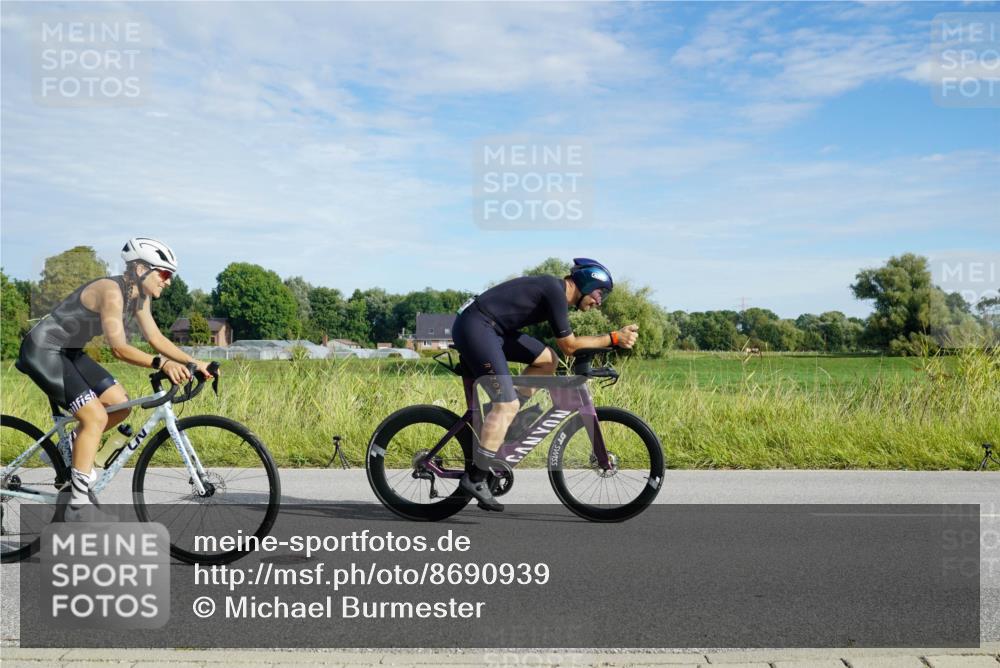 31.08.2025 - Elbe Triathlon Hamburg Michael Burmester http://msf.ph/oto/8690939 31.08.2025 09:50:10 Radfahren 638, 671, 824, 871, 926 meine-sportfotos.de