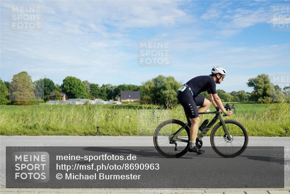 31.08.2025 - Elbe Triathlon Hamburg Michael Burmester http://msf.ph/oto/8690963 31.08.2025 09:50:47 Radfahren 397, 470, 689, 730, 735, 832, 861, 907, 918 meine-sportfotos.de