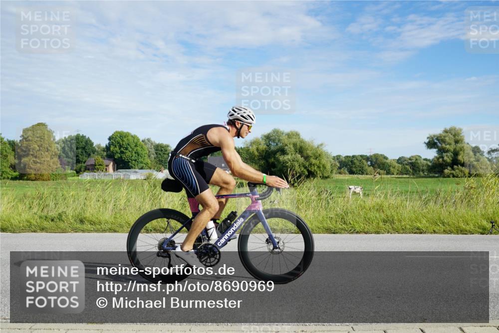 31.08.2025 - Elbe Triathlon Hamburg Michael Burmester http://msf.ph/oto/8690969 31.08.2025 09:50:51 Radfahren 397, 470, 596, 689, 730, 735, 812, 832, 861, 918 meine-sportfotos.de