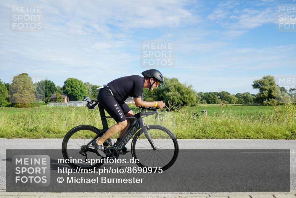 31.08.2025 - Elbe Triathlon Hamburg Michael Burmester http://msf.ph/oto/8690975 31.08.2025 09:51:00 Radfahren 597, 690, 744 meine-sportfotos.de