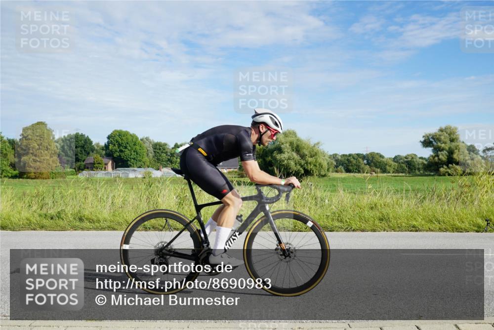 31.08.2025 - Elbe Triathlon Hamburg Michael Burmester http://msf.ph/oto/8690983 31.08.2025 09:51:17 Radfahren 456, 507, 810 meine-sportfotos.de