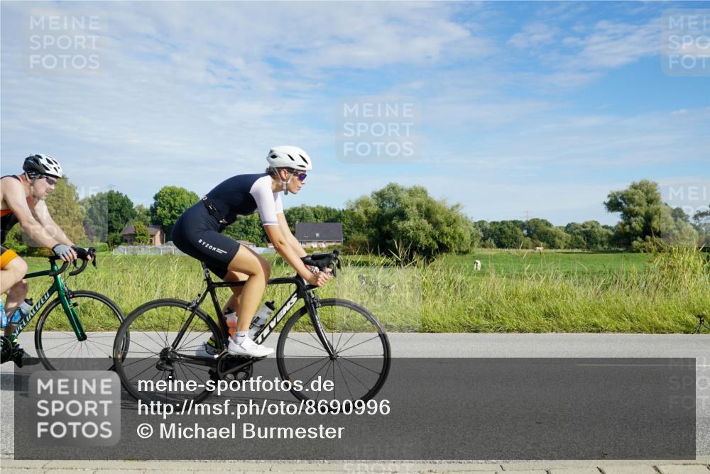 31.08.2025 - Elbe Triathlon Hamburg Michael Burmester http://msf.ph/oto/8690996 31.08.2025 09:51:32 Radfahren 372, 435, 446, 493, 529, 557, 693, 752, 769, 801, 814, 818, 836, 879 meine-sportfotos.de