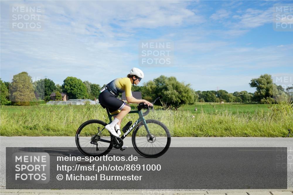 31.08.2025 - Elbe Triathlon Hamburg Michael Burmester http://msf.ph/oto/8691000 31.08.2025 09:51:35 Radfahren 372, 435, 482, 493, 512, 529, 557, 693, 752, 801, 818, 836, 890 meine-sportfotos.de
