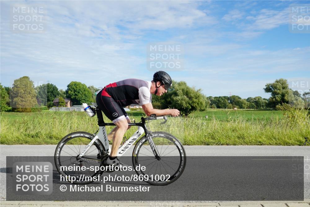 31.08.2025 - Elbe Triathlon Hamburg Michael Burmester http://msf.ph/oto/8691002 31.08.2025 09:51:36 Radfahren 372, 435, 482, 493, 512, 529, 557, 693, 752, 801, 818, 836, 890 meine-sportfotos.de