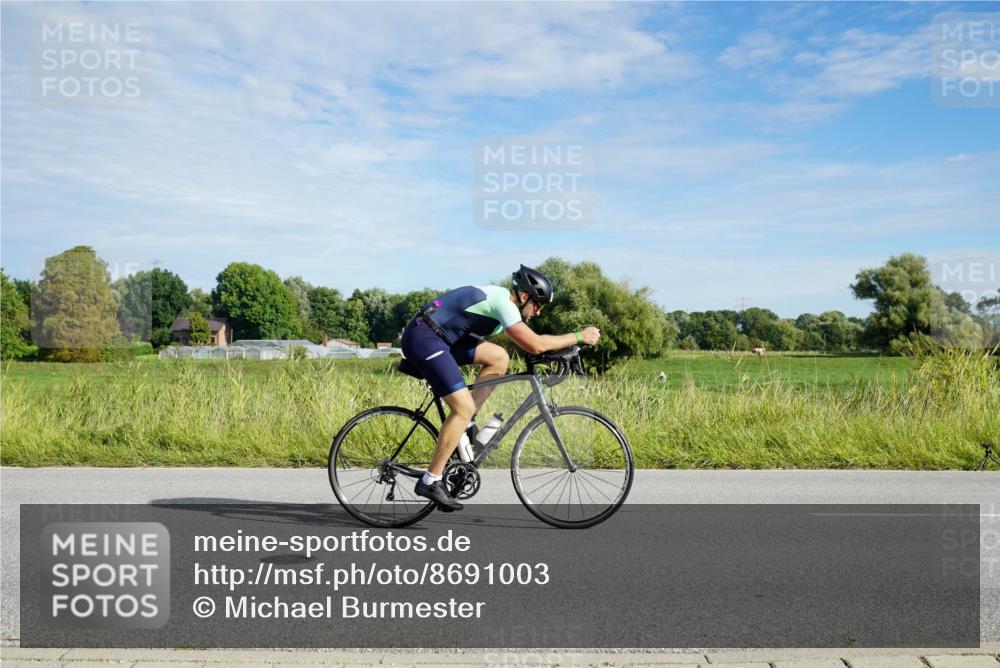 31.08.2025 - Elbe Triathlon Hamburg Michael Burmester http://msf.ph/oto/8691003 31.08.2025 09:51:37 Radfahren 372, 435, 482, 493, 512, 529, 752, 818, 836, 849, 890 meine-sportfotos.de