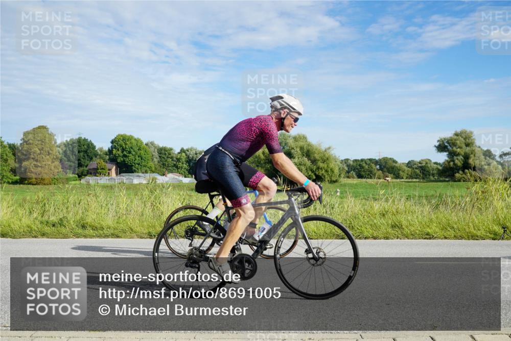 31.08.2025 - Elbe Triathlon Hamburg Michael Burmester http://msf.ph/oto/8691005 31.08.2025 09:51:37 Radfahren 372, 435, 482, 493, 512, 529, 752, 818, 836, 849, 890 meine-sportfotos.de