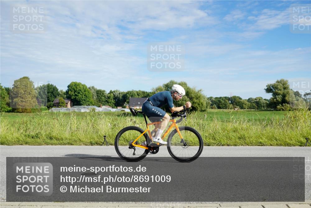 31.08.2025 - Elbe Triathlon Hamburg Michael Burmester http://msf.ph/oto/8691009 31.08.2025 09:51:41 Radfahren 372, 435, 482, 512, 529, 849, 890 meine-sportfotos.de