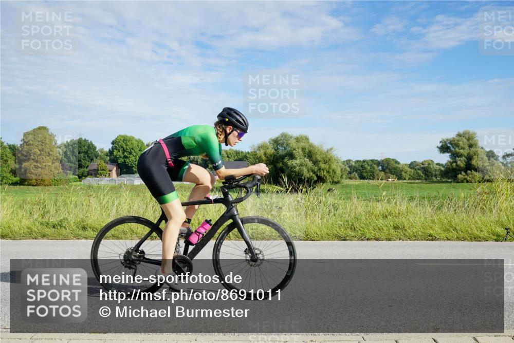 31.08.2025 - Elbe Triathlon Hamburg Michael Burmester http://msf.ph/oto/8691011 31.08.2025 09:51:44 Radfahren 482, 512, 561, 806, 849 meine-sportfotos.de