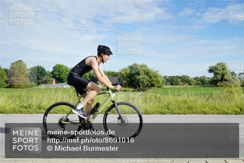 31.08.2025 - Elbe Triathlon Hamburg Michael Burmester http://msf.ph/oto/8691016 31.08.2025 09:51:55 Radfahren 390, 651, 761, 799, 817 meine-sportfotos.de