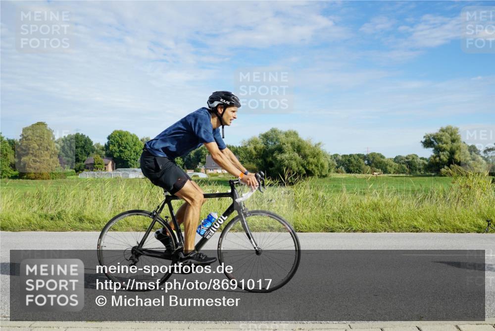 31.08.2025 - Elbe Triathlon Hamburg Michael Burmester http://msf.ph/oto/8691017 31.08.2025 09:51:56 Radfahren 390, 651, 761, 799, 817 meine-sportfotos.de
