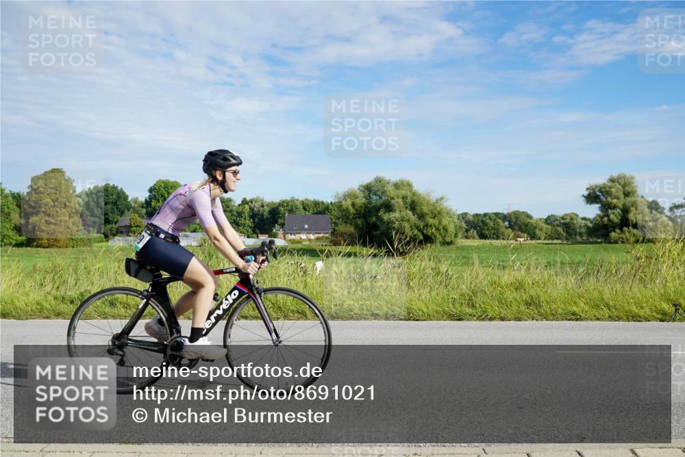 31.08.2025 - Elbe Triathlon Hamburg Michael Burmester http://msf.ph/oto/8691021 31.08.2025 09:51:59 Radfahren 390, 403, 479, 651, 761, 799, 817 meine-sportfotos.de