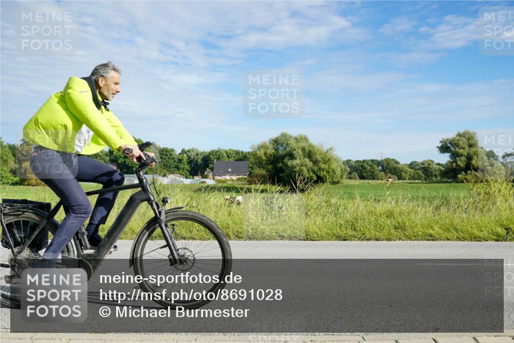 31.08.2025 - Elbe Triathlon Hamburg Michael Burmester http://msf.ph/oto/8691028 31.08.2025 09:52:17 Radfahren 297, 386, 517, 642, 703, 747, 895 meine-sportfotos.de