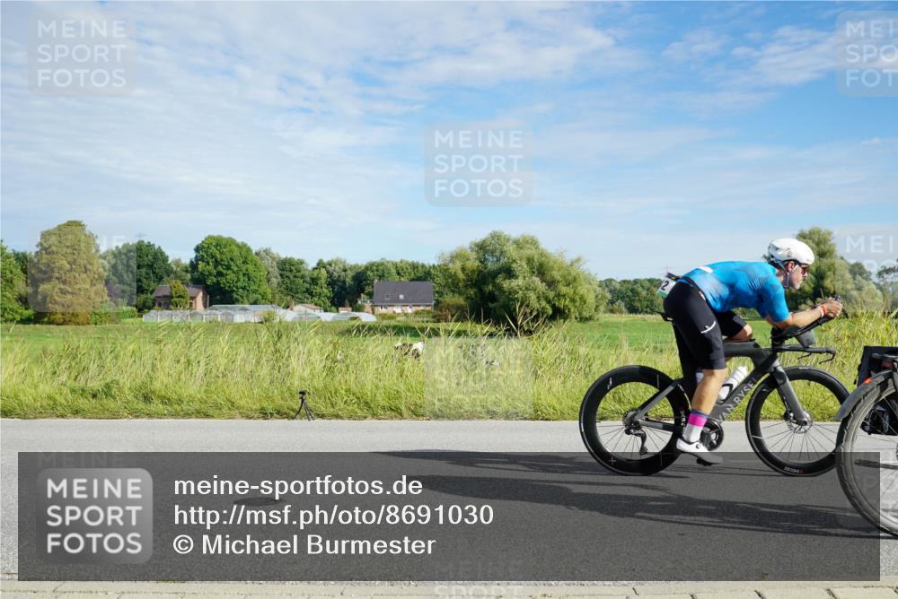 31.08.2025 - Elbe Triathlon Hamburg Michael Burmester http://msf.ph/oto/8691030 31.08.2025 09:52:18 Radfahren 297, 386, 517, 642, 703, 747, 895 meine-sportfotos.de