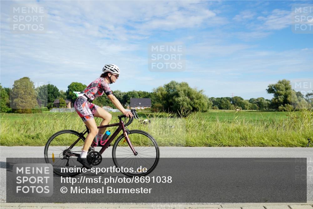 31.08.2025 - Elbe Triathlon Hamburg Michael Burmester http://msf.ph/oto/8691038 31.08.2025 09:52:30 Radfahren 327, 575, 789 meine-sportfotos.de