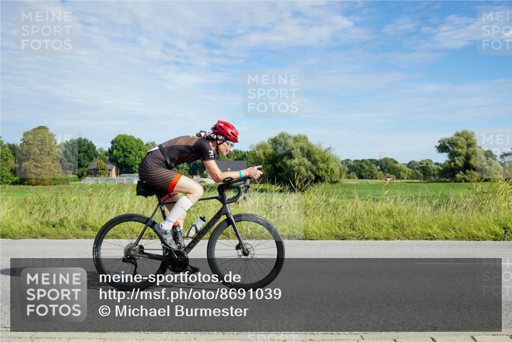 31.08.2025 - Elbe Triathlon Hamburg Michael Burmester http://msf.ph/oto/8691039 31.08.2025 09:52:32 Radfahren 327, 575, 789 meine-sportfotos.de