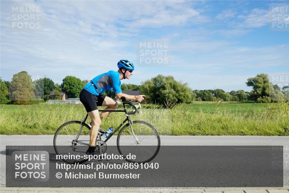 31.08.2025 - Elbe Triathlon Hamburg Michael Burmester http://msf.ph/oto/8691040 31.08.2025 09:52:33 Radfahren 327, 424, 575, 789 meine-sportfotos.de