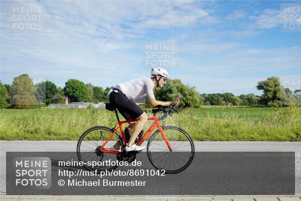 31.08.2025 - Elbe Triathlon Hamburg Michael Burmester http://msf.ph/oto/8691042 31.08.2025 09:52:40 Radfahren 424, 606, 611, 788 meine-sportfotos.de