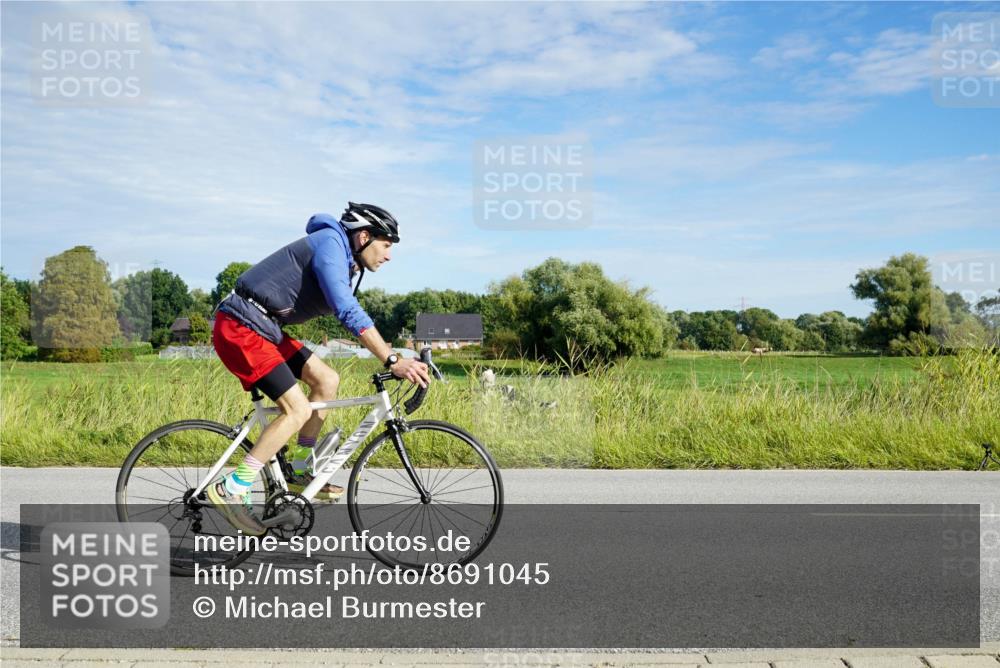 31.08.2025 - Elbe Triathlon Hamburg Michael Burmester http://msf.ph/oto/8691045 31.08.2025 09:52:44 Radfahren 606, 611, 741, 788, 809 meine-sportfotos.de
