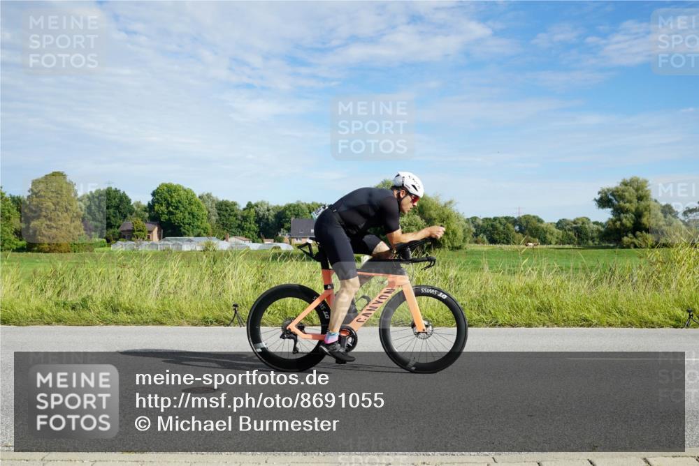 31.08.2025 - Elbe Triathlon Hamburg Michael Burmester http://msf.ph/oto/8691055 31.08.2025 09:53:01 Radfahren 454, 514, 677, 687, 736, 753, 870, 894 meine-sportfotos.de