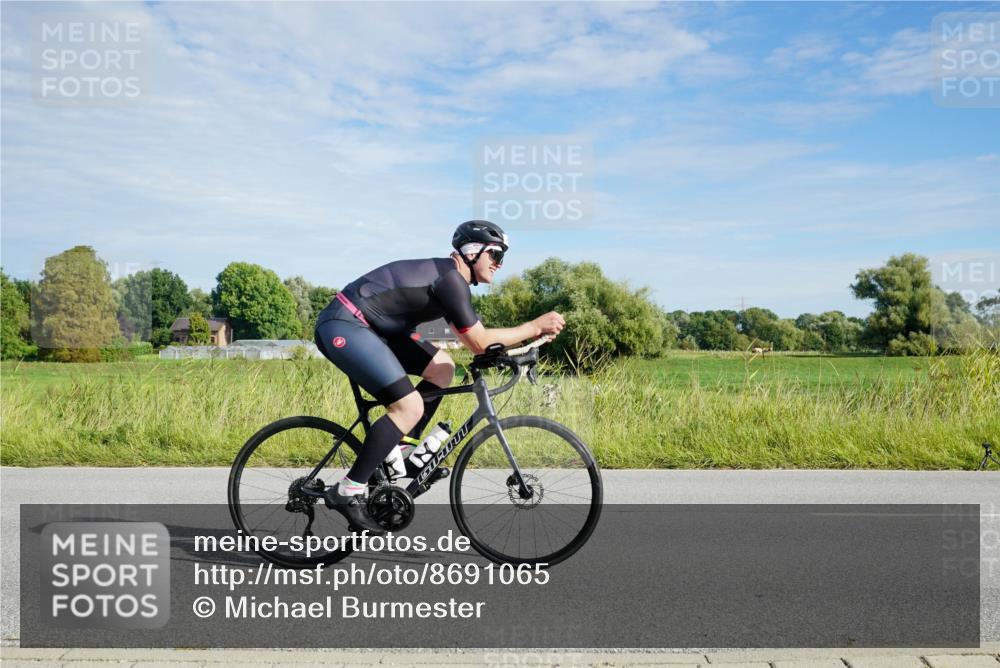 31.08.2025 - Elbe Triathlon Hamburg Michael Burmester http://msf.ph/oto/8691065 31.08.2025 09:53:11 Radfahren 405, 453, 457, 503, 540, 704 meine-sportfotos.de