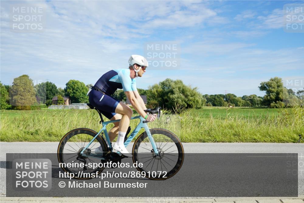 31.08.2025 - Elbe Triathlon Hamburg Michael Burmester http://msf.ph/oto/8691072 31.08.2025 09:53:20 Radfahren 304, 405, 472, 593, 659, 900 meine-sportfotos.de
