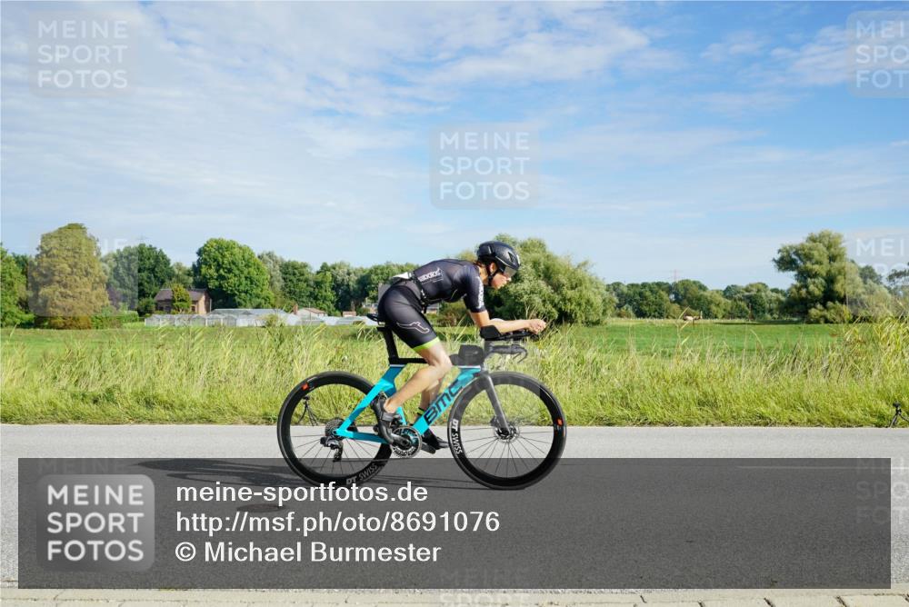 31.08.2025 - Elbe Triathlon Hamburg Michael Burmester http://msf.ph/oto/8691076 31.08.2025 09:53:23 Radfahren 304, 472, 593, 659, 900 meine-sportfotos.de