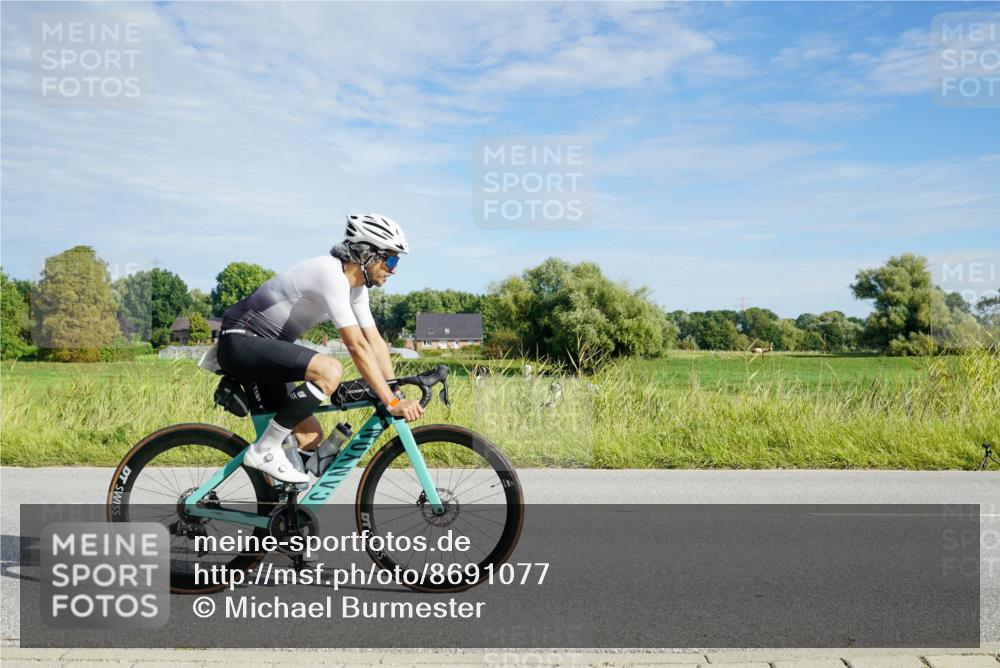 31.08.2025 - Elbe Triathlon Hamburg Michael Burmester http://msf.ph/oto/8691077 31.08.2025 09:53:25 Radfahren 593, 659, 900, 925 meine-sportfotos.de