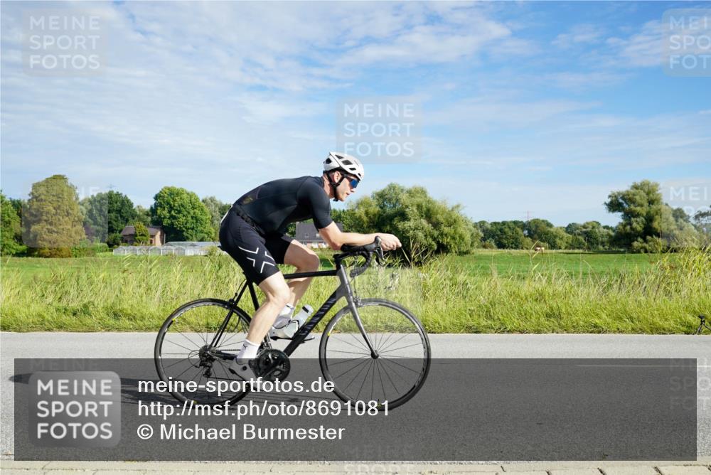 31.08.2025 - Elbe Triathlon Hamburg Michael Burmester http://msf.ph/oto/8691081 31.08.2025 09:53:32 Radfahren 481, 524, 549, 574, 639, 768, 925 meine-sportfotos.de