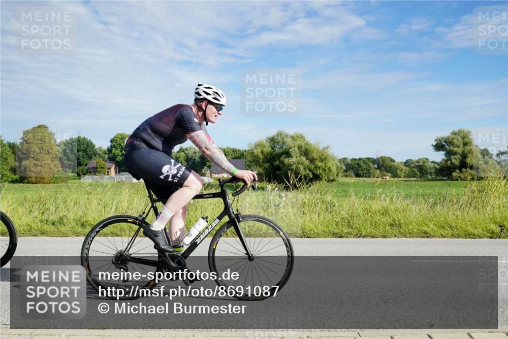 31.08.2025 - Elbe Triathlon Hamburg Michael Burmester http://msf.ph/oto/8691087 31.08.2025 09:53:38 Radfahren 379, 391, 478, 481, 483, 524, 724, 768, 922 meine-sportfotos.de