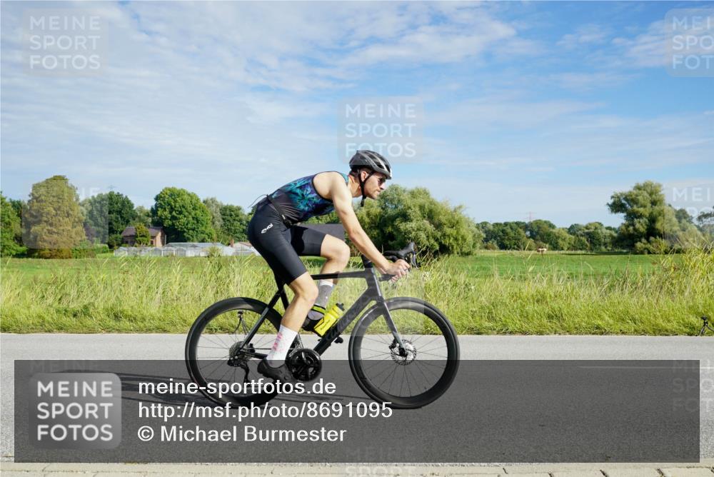 31.08.2025 - Elbe Triathlon Hamburg Michael Burmester http://msf.ph/oto/8691095 31.08.2025 09:53:42 Radfahren 379, 391, 478, 483, 524, 645, 724, 768, 922 meine-sportfotos.de