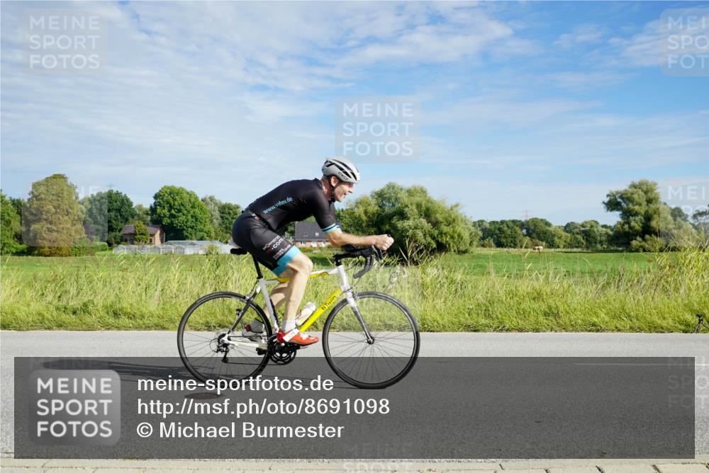 31.08.2025 - Elbe Triathlon Hamburg Michael Burmester http://msf.ph/oto/8691098 31.08.2025 09:53:43 Radfahren 379, 391, 478, 483, 645, 724, 922 meine-sportfotos.de