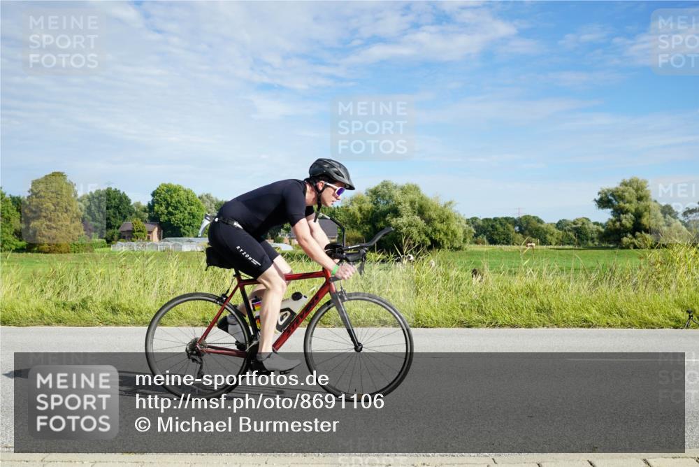 31.08.2025 - Elbe Triathlon Hamburg Michael Burmester http://msf.ph/oto/8691106 31.08.2025 09:54:18 Radfahren 415, 434, 471, 698, 725 meine-sportfotos.de