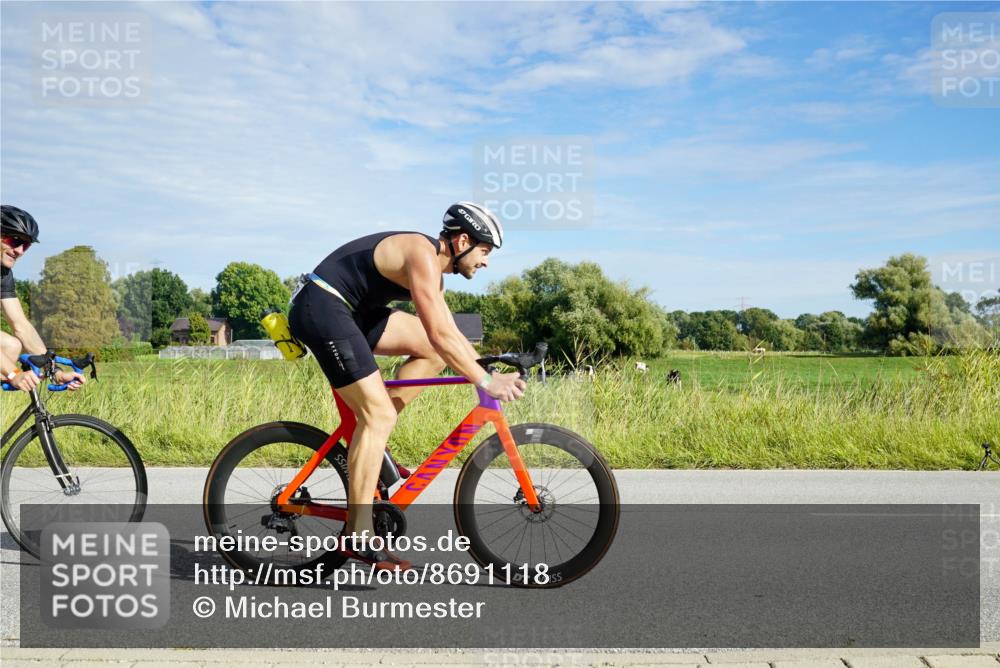 31.08.2025 - Elbe Triathlon Hamburg Michael Burmester http://msf.ph/oto/8691118 31.08.2025 09:54:32 Radfahren 548, 653, 662 meine-sportfotos.de