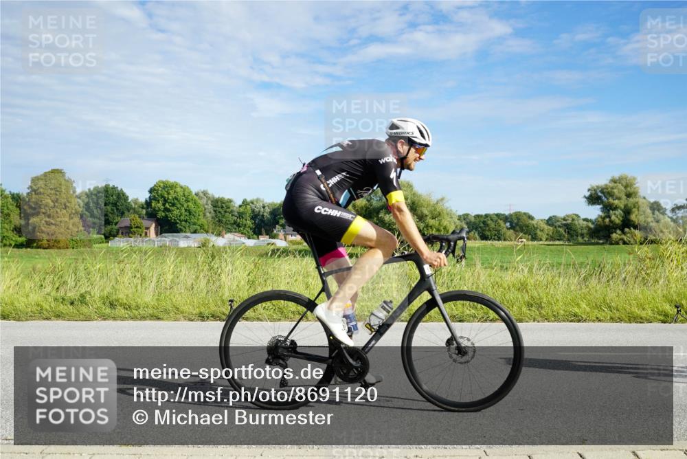 31.08.2025 - Elbe Triathlon Hamburg Michael Burmester http://msf.ph/oto/8691120 31.08.2025 09:54:33 Radfahren 548, 619, 653, 662 meine-sportfotos.de