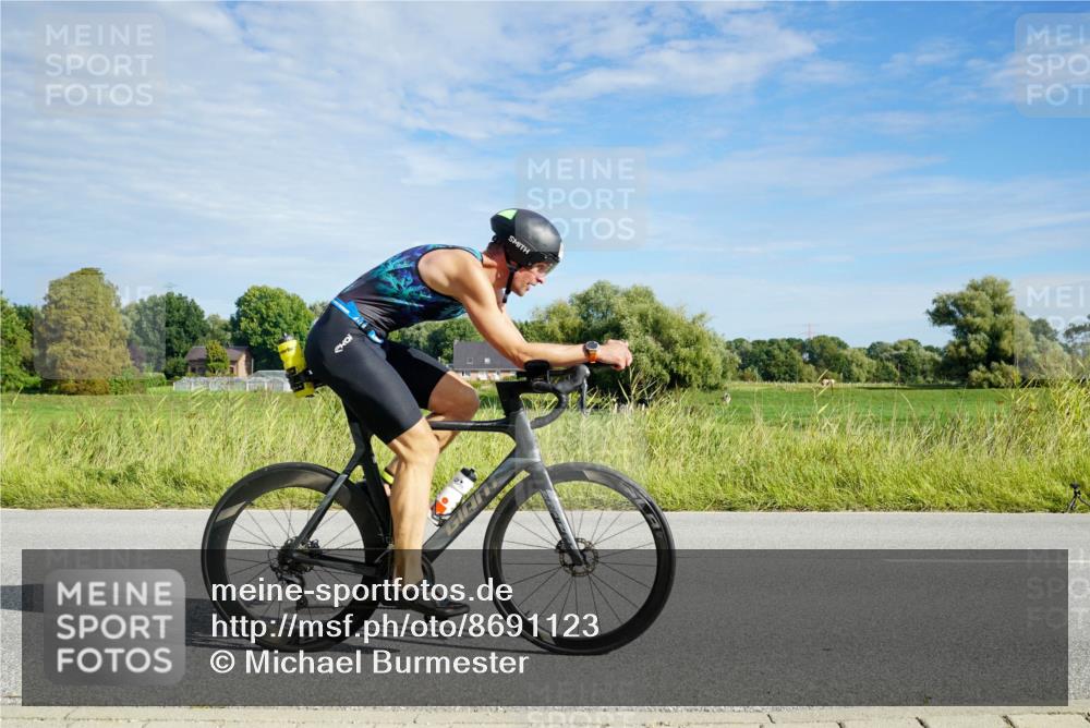 31.08.2025 - Elbe Triathlon Hamburg Michael Burmester http://msf.ph/oto/8691123 31.08.2025 09:54:40 Radfahren 496, 619, 630, 805 meine-sportfotos.de